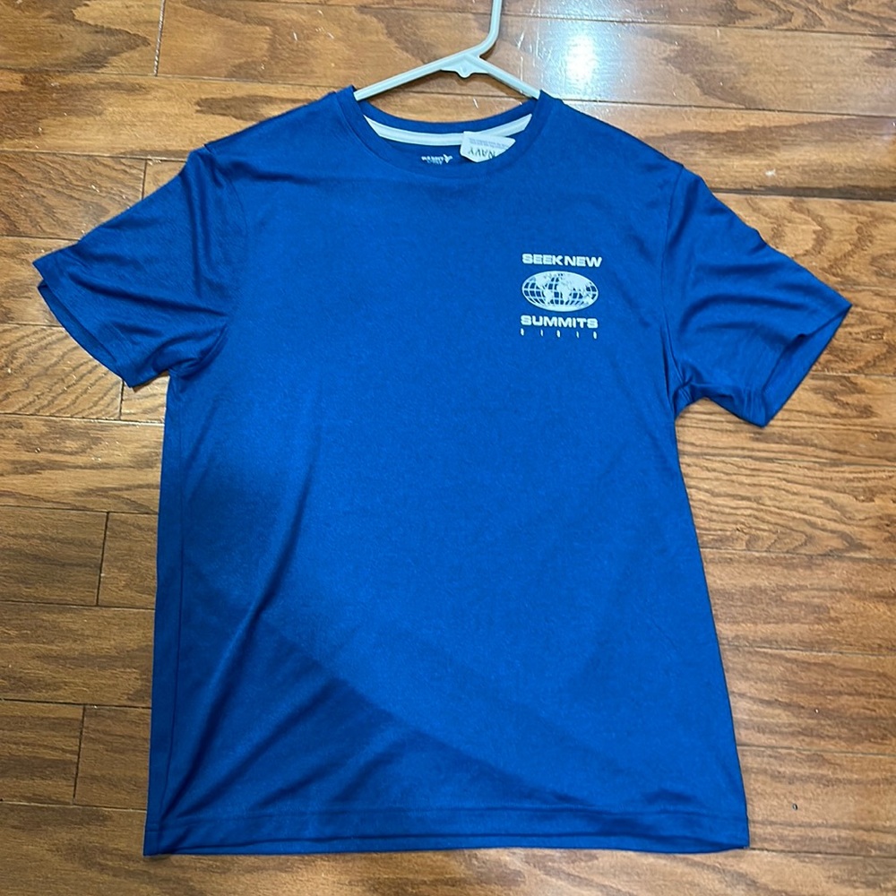 Old navy T shirt